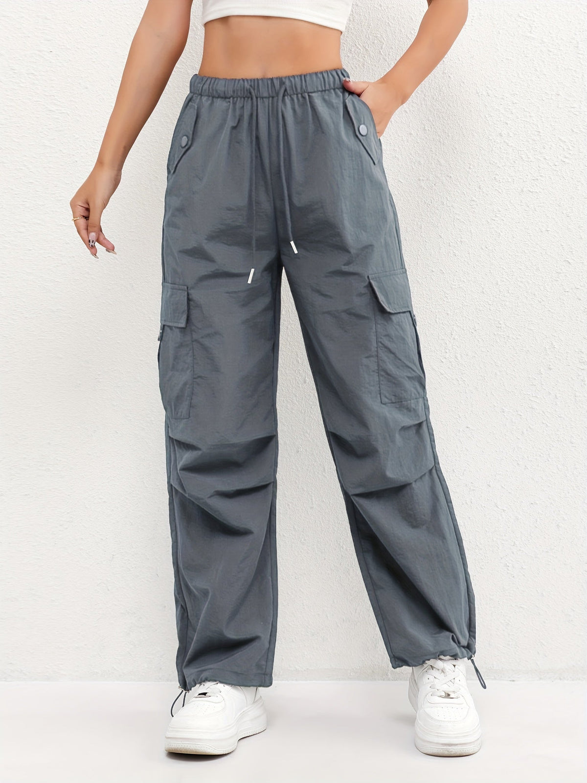 Brooklyn Relaxed Wide-Leg Cargo Pants in Gray