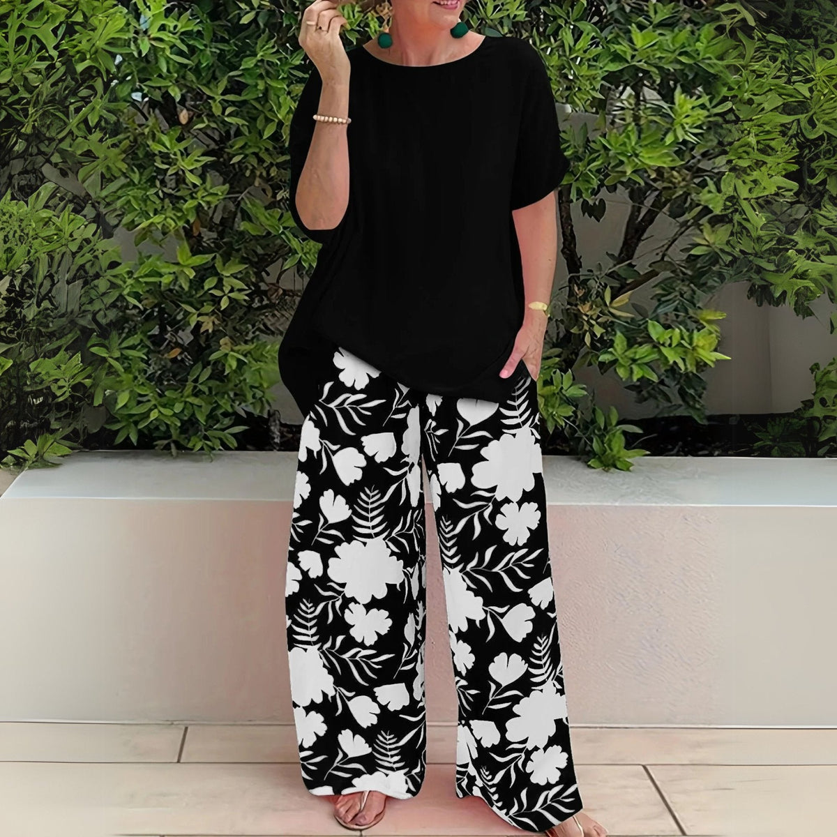Madison Plus-Size Floral Wide-Leg Pants Set in Carbon Black
